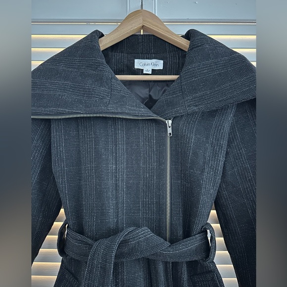 Grey wool wrap boiled coat from Calvin Klein size S Three quarters sleeved. - Picture 2 of 3